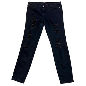 S🌺SILVER CRUSH Women's Black Distressed Stretchy Jeans Sz.13